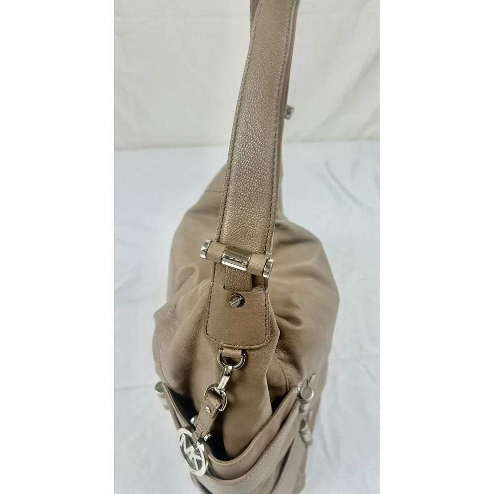 Michael Kors Taupe Pebbled Leather Hobo Shoulder Bag Large Silver Hardware Zip